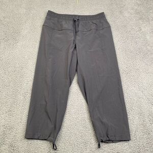 Lululemon Women's Cropped Pants Black Size 4 Lightweight Breathable Yoga